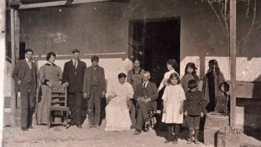 La familia a pleno. El matrimonio tuvo 14 hijos. (FOTO: Gentileza Neuquén del Ayer, Facebook) 