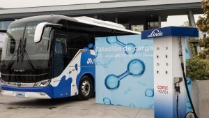 Tras lanzar su primer colectivo a hidrógeno, Chile presenta la primera estación de carga