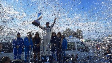 Pernía acertó, le ganó la pulseada a Manu Urcera y es campeón del Turismo Nacional