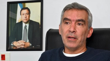 El presidente del bloque de JSRN, Facundo López solicitó a Carreras por los proyectos para Weretilneck. La mandataria aceptó, pero tendrá que presentar una nota con el pedido. Foto Archivo.