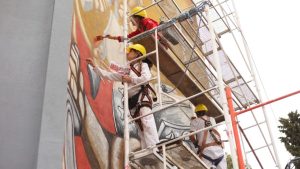 Restauraron el emblemático mural del hotel del Comahue