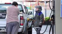Imagen de Estaciones de servicio: sin filas en Roca, se normaliza el abastecimiento de combustible