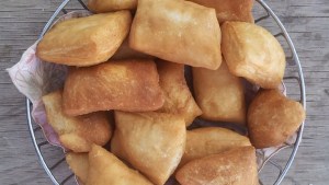 Llueve&#8230; ponemos manos a la masa para unas tortas fritas de alto nivel