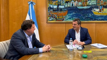 La imagen que difundió Weretilneck de su reunión con Massa. 