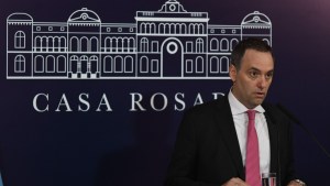 El vocero de Milei justificó la reversión del impuesto a las Ganancias: «Será por un cortísimo plazo»