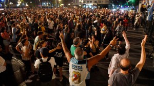 DNU de Milei: por segunda noche consecutiva realizan cacerolazos en rechazo al Decreto de Necesidad y Urgencia
