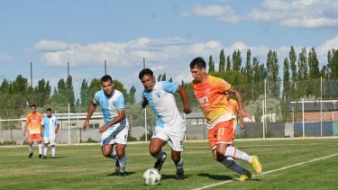 Deportivo Roca le ganó 2 a 0 La Amistad y pasó a cuartos. (Foto: Florencia Salto)
