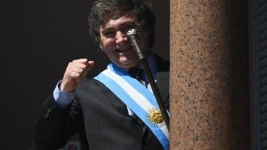 Análisis: Policía, Instagram y decreto