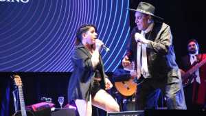 Kapanga le da continuidad a la segunda noche del Festival de Folclore en Choele