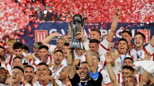 El homanaje de Andujar a Sabella que emocionó a todos en la consagración de Estudiantes