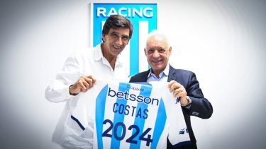 Costas firmó contrato por un año en Racing.