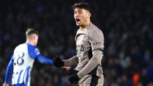 Alejo Véliz metió su primer gol en la Premier League en la derrota de Tottenham