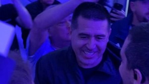 VIDEO | Elecciones en Boca: Román Riquelme llegó a votar y desató la locura de los fanáticos