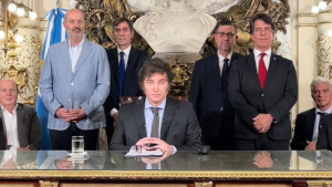Los Colegios de Abogados de Neuquén aseguran que el DNU de Milei no es compatible con la Constitución