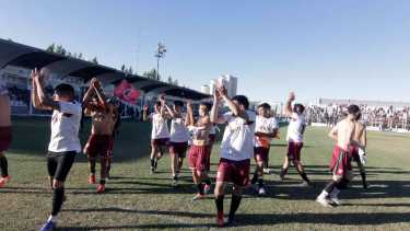 Círculo Italiano, campeón de la Liga Deportiva Confluencia. (Foto: Oscar Livera)