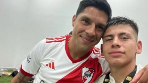 El valioso gesto de Enzo Pérez con Echeverri, tras sus declaraciones sobre su futuro en River