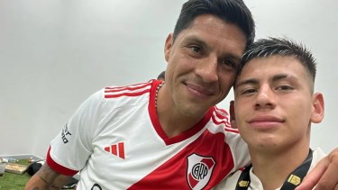 El valioso gesto de Enzo Pérez con Echeverri, tras sus declaraciones sobre su futuro en River