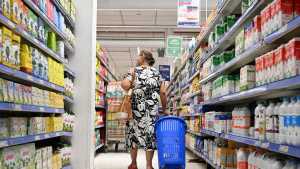 Camino a la desregulación del mercado interno: derogaron más de 60 resoluciones de Comercio