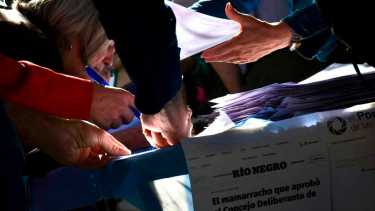Autoconvocados en contra de los ítems incorporados a la boleta de CALF pidieron intervención de la Defensoría del Pueblo (Matías Subat)