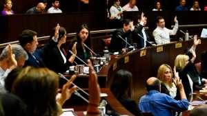 Por ley, no habrá nuevas jubilaciones de privilegio en Neuquén: Rolando Figueroa prometió «autoexcluirse»