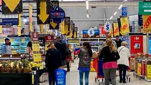 La economía cerró el 2023 a la baja y confirmó la recesión: cayó 1,6% durante el año pasado