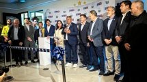 Imagen de Mientras espera por Lionel Scaloni, Chiqui Tapia inauguró las oficinas de AFA en Miami