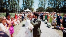 Imagen de Nicole Neumann y Manu Urcera confirmaron su embarazo en plena boda: el emotivo momento
