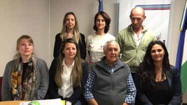 El intendente de Dina Huapi, Hugo Cobarrubia (centro) dio un diagnóstico del municipio junto a su gabinete. Gentileza