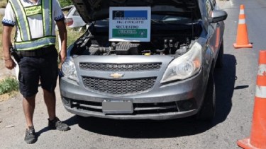 La policía de Río Negro incautó dos vehículos por documentación falsa. 