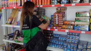 En Viedma siguen los operativos contra la venta de pirotecnia de estruendo