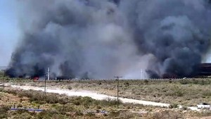 Controlaron el voraz incendio de pastizales en Ruta 17 de Añelo