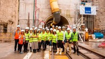 Imagen de Ley Ómnibus: sin YPF, el listado completo de las 40 empresas públicas que Milei pretende privatizar