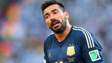 El Pocho Lavezzi habría sido apuñalado en Uruguay.