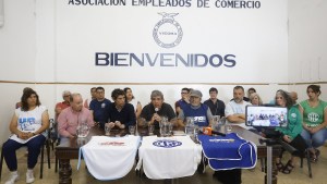 Anuncian concentración de la CGT y CTA en Viedma contra el DNU del presidente Javier Milei
