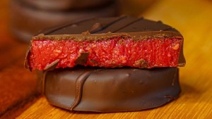 Bombones de frambruesa y chocolate facilísimos