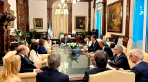 Imagen de Definiciones de la reunión de Gabinete de Javier Milei: recorte fiscal, expansión del gasto social y «100% de presencialidad»