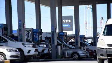 Desde la Cámara de expendedores de Neuquén y Río Negro manifestaron señalaron que la tasa a los combustibles es una medida "antipática". Escuchá la entrevista en RÍO NEGRO RADIO. (Foto: Matías Subat).
