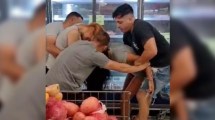 Imagen de Video│Córdoba: dos mujeres se trenzaron en una pelea por un corte de carne en oferta
