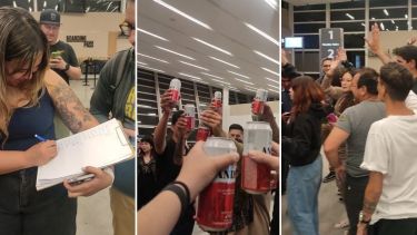 Los pasajeros afectados por el retraso del vuelo decidieron dar vuelta su situación.-