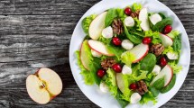 Imagen de Ensalada de espinaca y manzana: rica, fácil y muy liviana