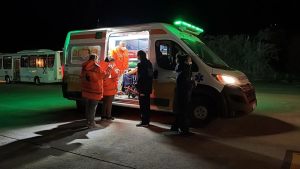 Un grupo de 20 jóvenes apuñaló a un adolescente y agredió a otro en Roca