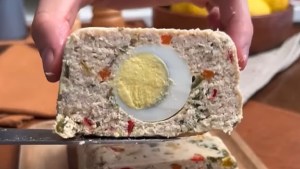 Terrina de pollo y vegetales, un clásico saludable