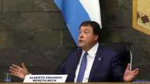 Imagen de Weretilneck estableció topes en los ingresos de funcionarios con sueldos altos