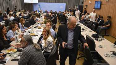 La Ley Ómnibus está siendo analizado en un plenario de comisiones.