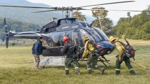 Incendio en el Parque Los Alerces: Ambiente sumó maquinarias y sigue el operativo contra el fuego