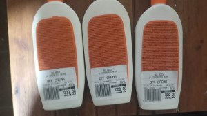 Denuncian «estafa» por venta de repelentes vencidos ante la invasión de mosquitos en El Cóndor