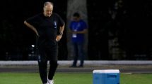 Imagen de Bielsa discutió con un periodista después de la segunda derrota de Uruguay en el Preolímpico