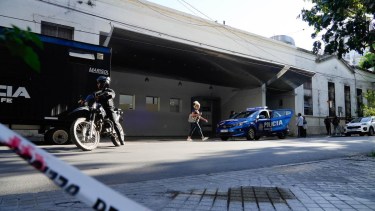 Tres jóvenes fueron brutalmente asesinados a «machetazos» en Capitán Bermúdez: la hipótesis