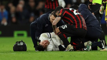 Alejo Veliz sufrió una lesión en su rodilla derecha el pasado 31 de diciembre. (AP Photo/Ian Walton)