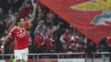 Di María puso el 1-1 parcial en la goleada del Benfica.